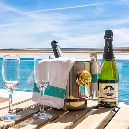 Apartamento El Velero Primera Linea Playa *