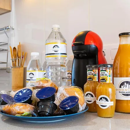 Hotel Apartamento El Velero Primera Linea Playa *