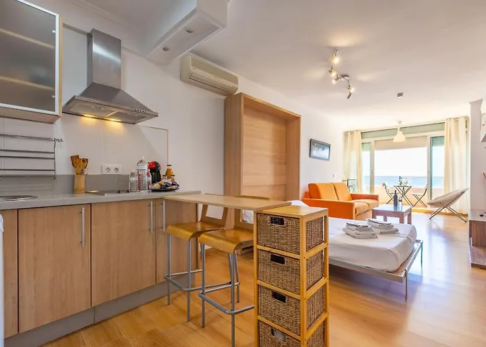 Hotel Apartamento El Velero Primera Linea Playa Torremolinos