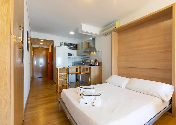 Apartamento El Velero Primera Linea Playa Hotel *