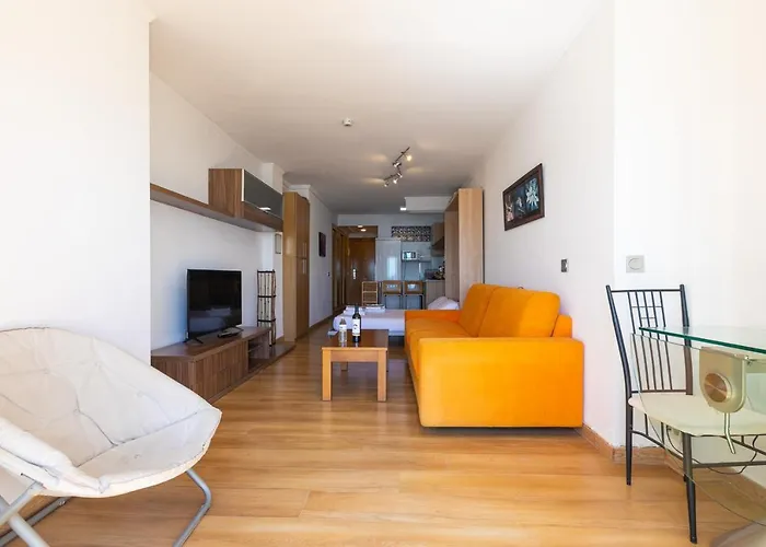 Hotel Apartamento El Velero Primera Linea Playa Torremolinos