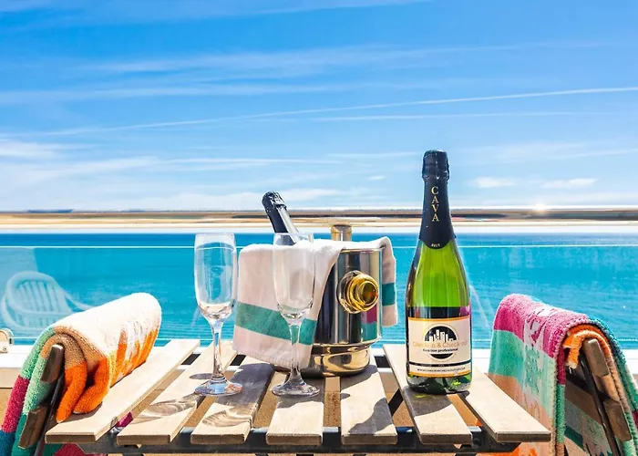 Apartamento El Velero Primera Linea Playa Hotel *