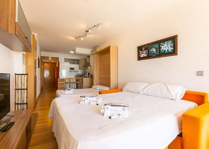 Apartamento El Velero Primera Linea Playa Hotel *