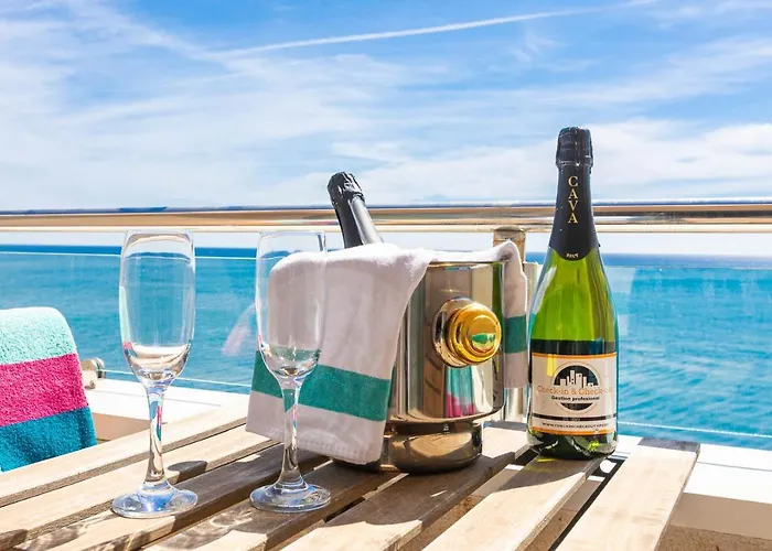 Apartamento El Velero Primera Linea Playa *